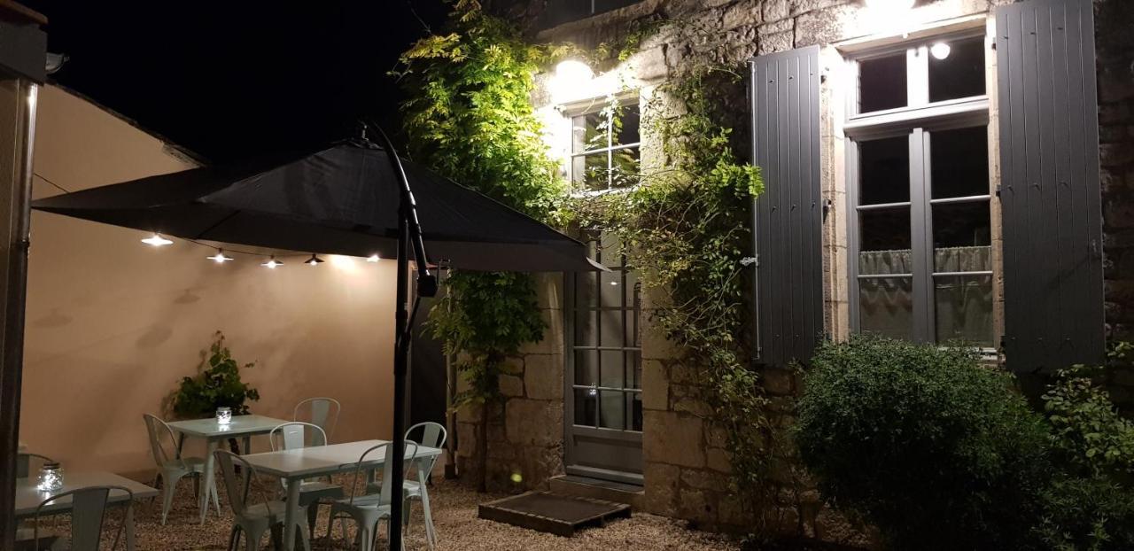 La Cour Saint Louis Bed & Breakfast Castelnau-Montratier ภายนอก รูปภาพ