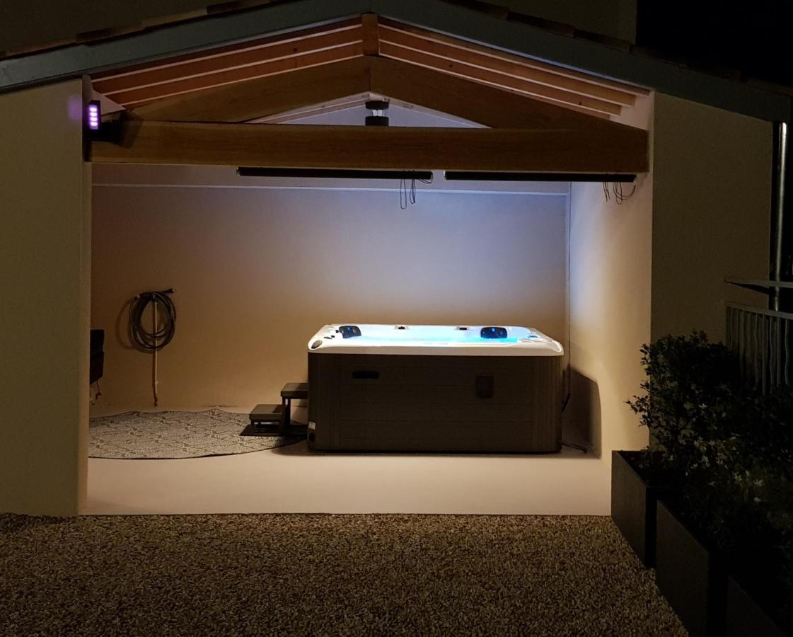 La Cour Saint Louis Bed & Breakfast Castelnau-Montratier ภายนอก รูปภาพ