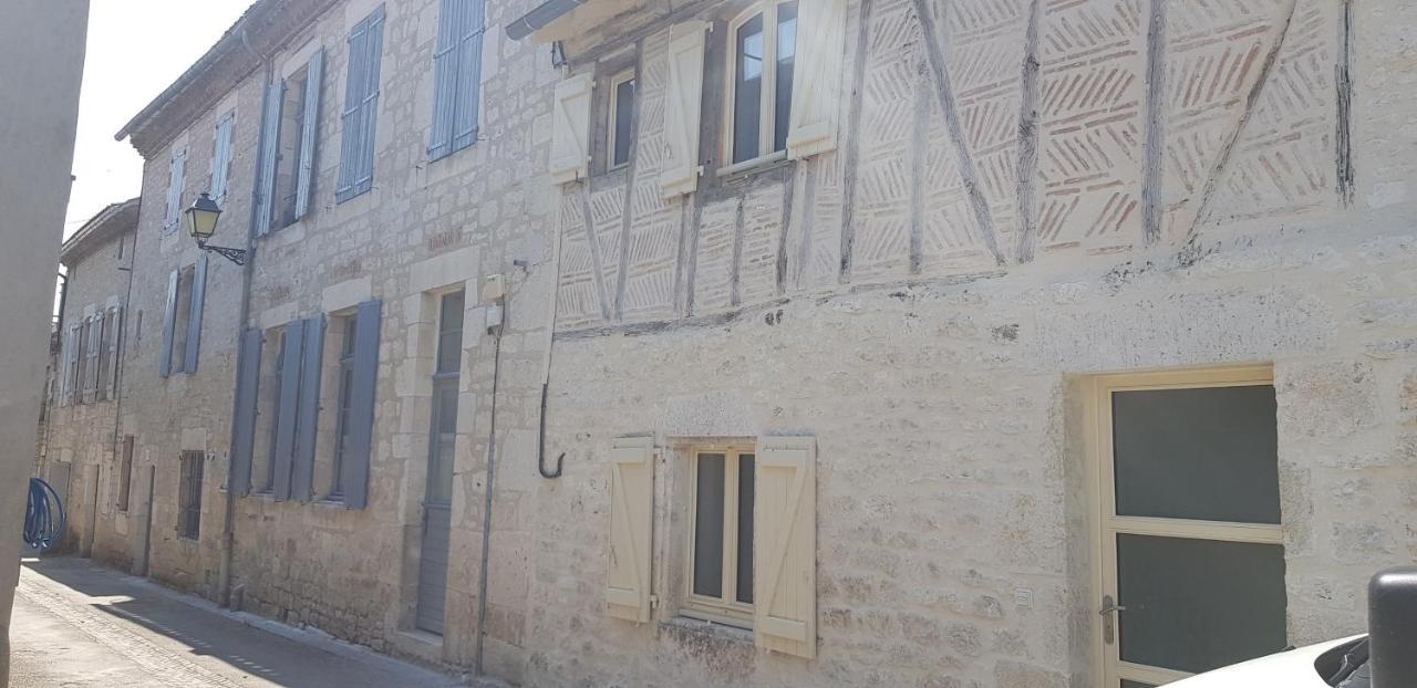 La Cour Saint Louis Bed & Breakfast Castelnau-Montratier ภายนอก รูปภาพ